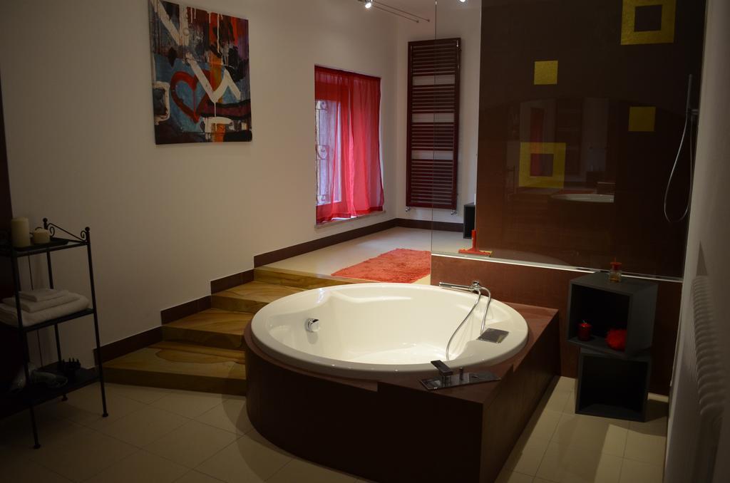 La Residenza Piacentina Bed & Breakfast Vigolzone Стая снимка