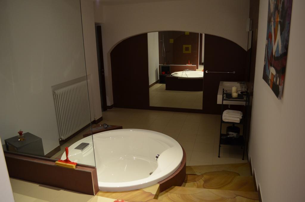 La Residenza Piacentina Bed & Breakfast Vigolzone Стая снимка