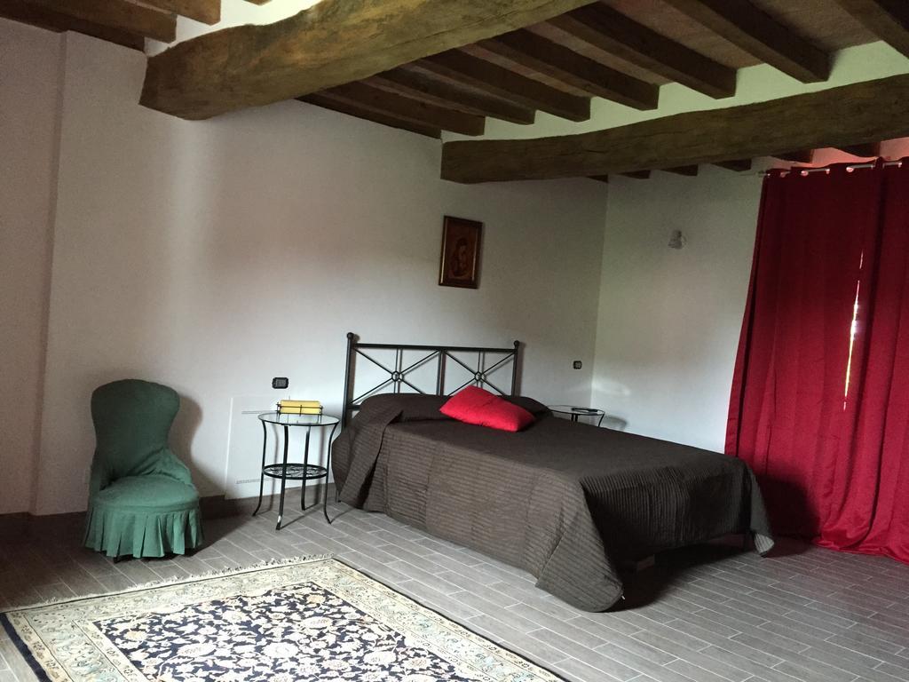 La Residenza Piacentina Bed & Breakfast Vigolzone Стая снимка